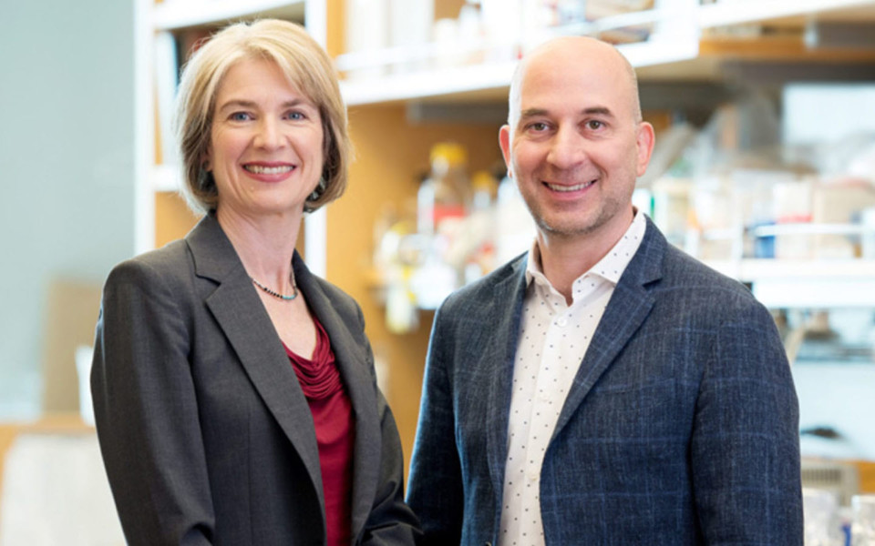 Image of Jennifer Doudna and Jonathan Weissman in lab