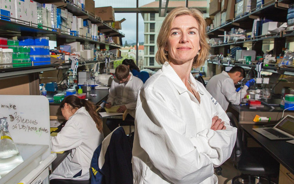 Image of Jennifer Doudna in lab