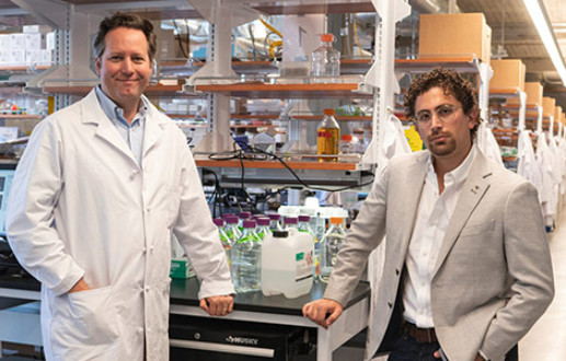 Image of Scribe Therapeutics co-founders Brett Staahl and Benjamin Oakes in lab